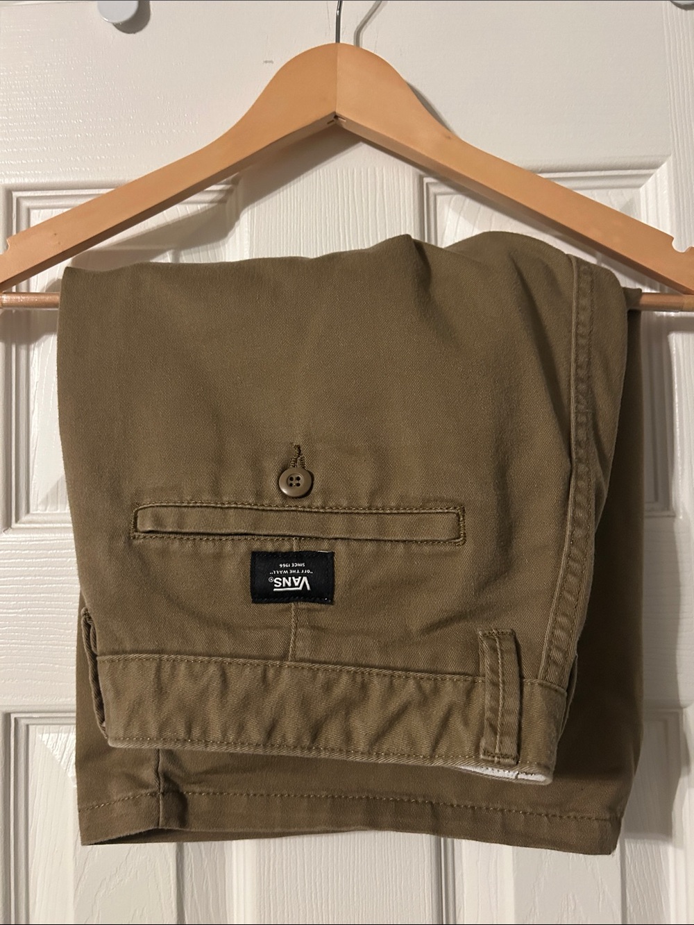 Vans Men's Olive/Tan Chino shorts 38